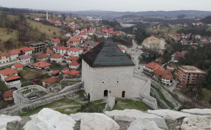 Priče i legende o Tešanjskoj ljepotici, jednoj od najstarijih tvrđava u BiH